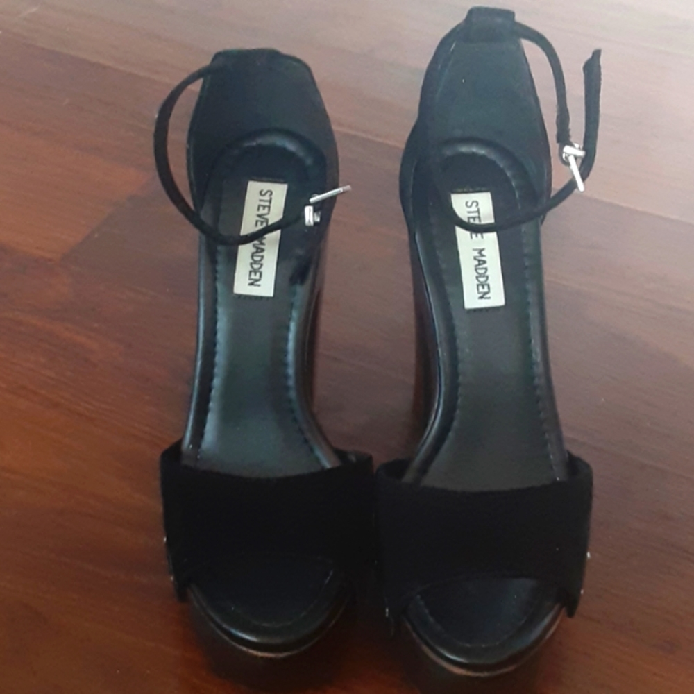 Ladies gorgeous chunky high heel
